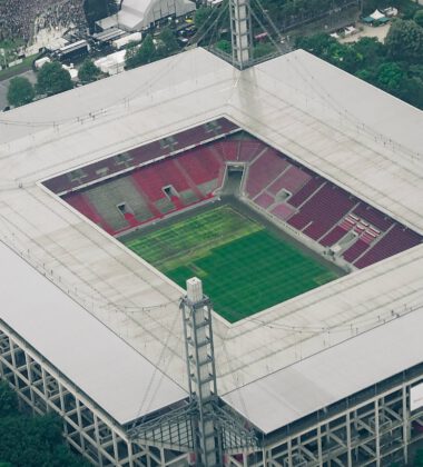 Das Müngersdorfer Stadion in Köln aus der Vogelperspektive