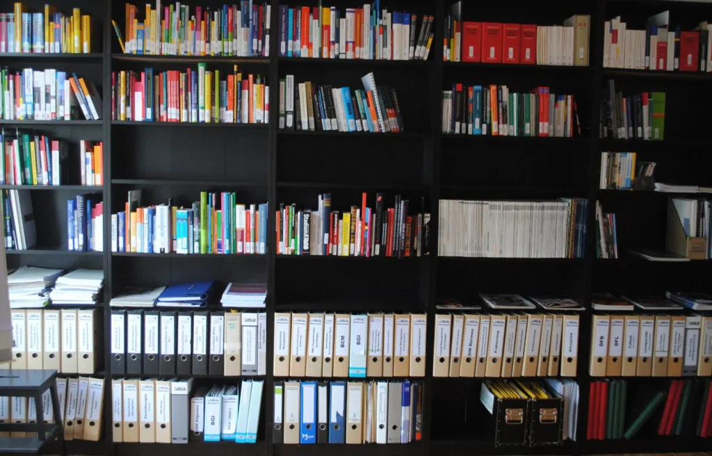 Wissensbasis des Internationales Bildungs- und Trainingszentrums für die Sicherheit von Menschen(mengen).