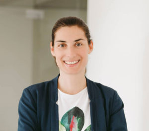 Dr. Ange­li­ka Kneidl